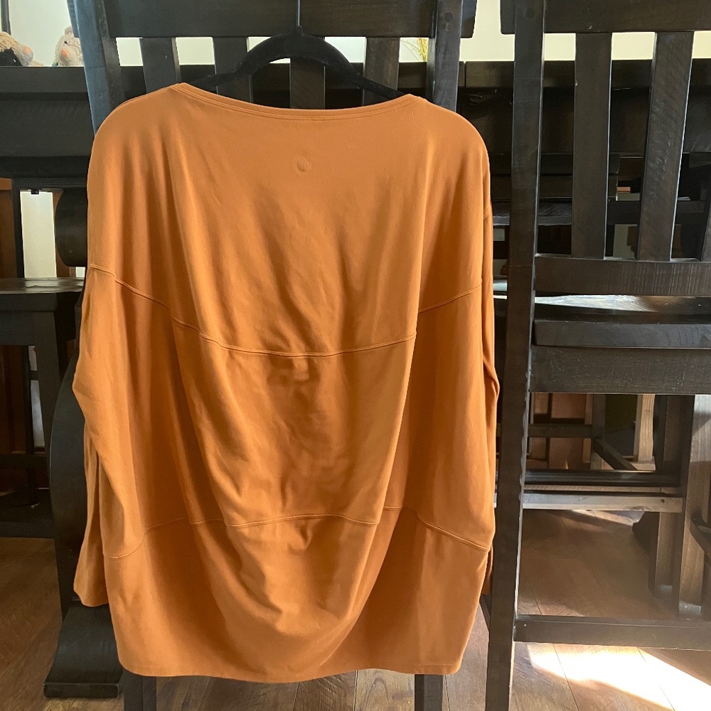 Lululemon Back in Action long sleeve size 8
